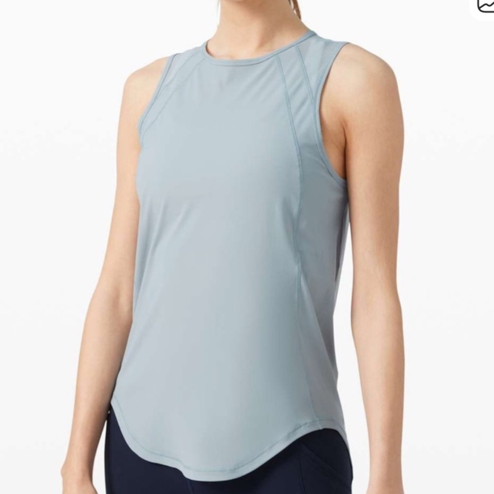 Lululemon Women's Gray Sleeveless Top with mess on back size 6